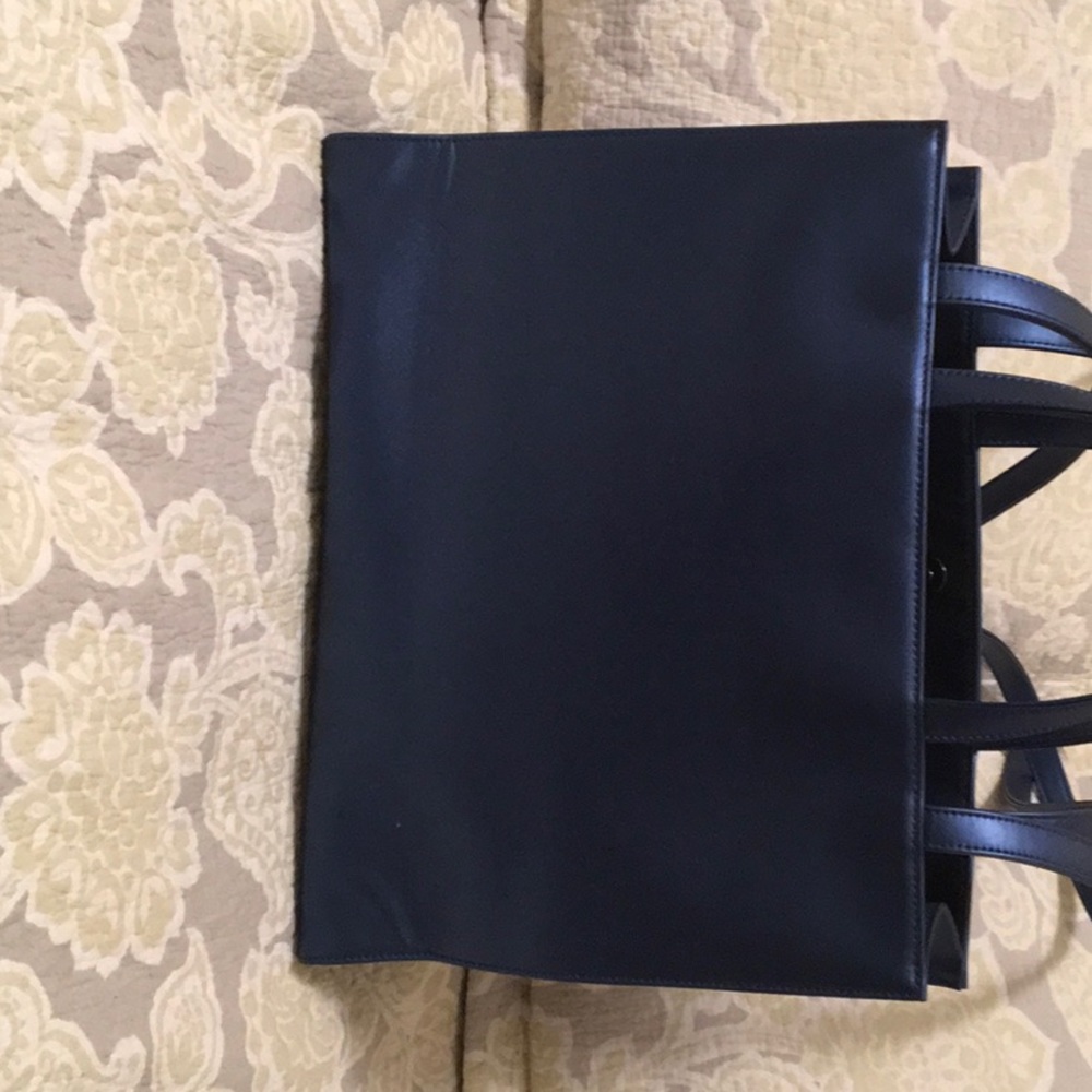 Authentic Telfar Medium bag - Picture 8 of 8